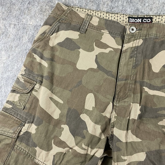 Iron Co Shorts Men's 40 Green Camouflage Baggy‎ Wide Leg Y2K Cargo NWT - Picture 5 of 13